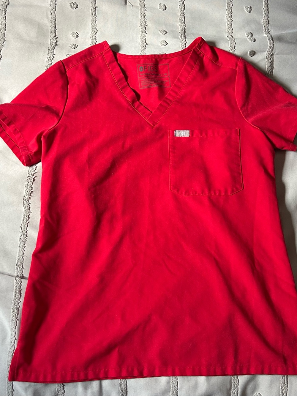 Figs V-Neck - Picture 1 of 5
